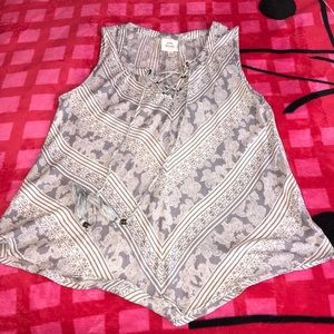 Women’s sleeveless blouse